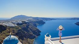 Πόσα λεφτά αφήνουν τελικά οι τουρίστες στην Ελλάδα;