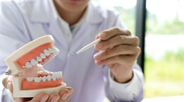 Κορονοϊός: Πώς επηρεάζει τη στοματική υγεία