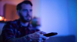 To Netflix επιβραβεύει το binge watching