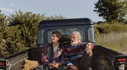 Paul Smith Loves Barbour: Όταν η βρετανική κομψότητα αποκτά νέο, τολμηρό λεξιλόγιο