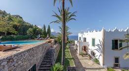 Η εντυπωσιακή βίλα του Michael Douglas στη Μαγιόρκα