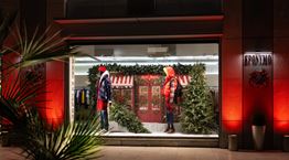 Μood Χριστουγέννων στο Eponymo στη Γλυφάδα: Walking in a window Wonderland!