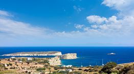 Αυτό είναι το ελληνικό νησί που λατρεύουν οι μοναχικοί Ιταλοί