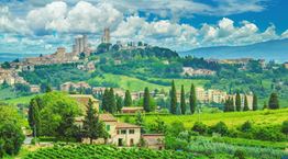 Ένα ολόκληρο χωριό στην Τοσκάνη πωλείται, προφανώς και ενδιαφερόμαστε