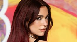 Dua Lipa, πιο αποκαλυπτική από ποτέ