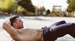 Πώς να &#39;χτίσεις&#39; κοιλιακούς με μηδενικό εξοπλισμό