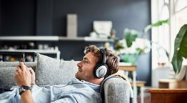 Ακούμε δυνατά την playlist του MoMa με τα καλύτερα Art Tunes