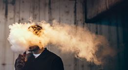 Το ηλεκτρονικό τσιγάρο δεν είναι τελικά και τόσο αθώο