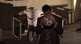 &#39;Το Γάλα&#39; του Βασίλη Κατσικονούρη συνεχίζεται και τον Μάρτιο στο θέατρο Σταθμός