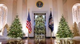 Ο Λευκός Οίκος είναι έτοιμος για τα Χριστούγεννα