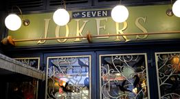 Η ιστορία του 7 Jokers