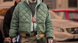 Το φουσκωτό μπουφάν κινείται μεταξύ sportswear και streetwear look