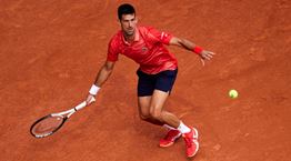 Τι είναι αυτό το &#39;αυτοκόλλητο νανοτεχνολογίας&#39; του Novak Djokovic;