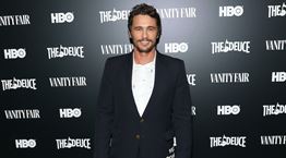 Ο James Franco οργώνει την Ελλάδα με τη σύντροφό του