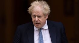Τι δουλειά έχει ο Boris Johnson στη 2η σεζόν του Bridgerton;
