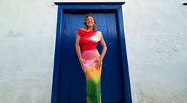 Η Sydney Sweeney δεν αντιστέκεται στο ελληνικό καλοκαίρι