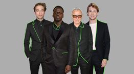 To total black look πρωταγωνιστεί και πάλι στο αντρικό στυλ