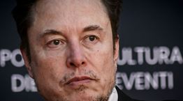O Elon Musk αισθάνεται κακοπληρωμένος στην τοποθεσία Tesla