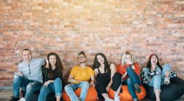 Millennials και Gen Z: 2 γενιές έτοιμες για επανεκκίνηση μετά την πανδημία