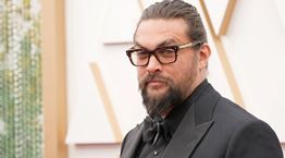 O Jason Momoa πάει Χαβάη για το Apple TV+