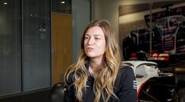 Laura Mueller: Αυτή είναι η πρώτη γυναίκα επικεφαλής μηχανικός στην F1