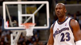 Όταν ο Michael Jordan έχασε από δύο ηθοποιούς