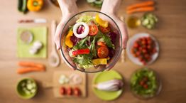 5 λάθη που καταστρέφουν τη σαλάτα