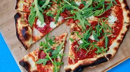 Κι όμως, η πίτσα στέλνει κόσμο στο νοσοκομείο