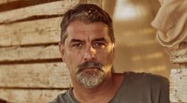 Όταν ο Βασίλης Μπισμπίκης πανηγύριζε το πρώτο ευρωπαϊκό του Παναθηναϊκού το 1996