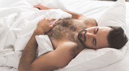 Τα πλεονεκτήματα του να κοιμάσαι χωρίς ρούχα
