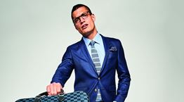 6 βήματα για να δώσεις νέα πνοή στο navy blazer