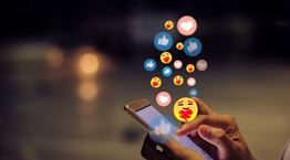 Επιθέσεις κατά των πολιτικών, ο πιο εύκολος τρόπος για viral αναρτήσεις