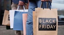 Ξέρουμε πόσα χρήματα ξοδεύουν οι Έλληνες στην Black Friday