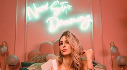 Λατρέψαμε τη νέα διασκευή της Kid Moxie στο Maestro του Χριστόφορου Παπακαλιάτη