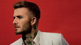 Ο David Beckham φορά make up και καταρρίπτει τα ταμπού