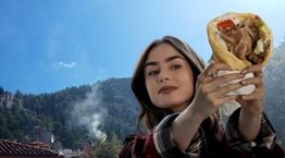 Κανείς δεν τρολάρει το Emily in Paris όπως το Netflix