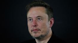 O Elon Musk κατηγορεί την AI της Google για ακραίο ρατσισμό