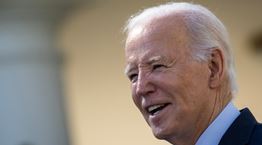 Τι κάνει ο Joe Biden στο κρεβάτι του