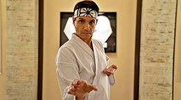 Όλες οι αναφορές του Cobra Kai στο Karate Kid