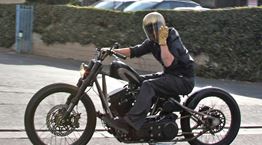 H custom μηχανή του Brad Pitt κοστίζει 300 χιλιάδες δολάρια