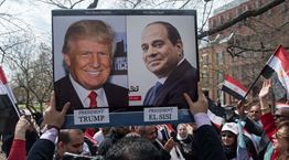 Μετά τον Trump, ο στρατάρχης Σίσι έπιασε φιλίες με τον Macron