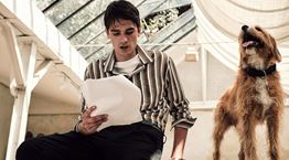 Ο γιος του Alain Delon πρωταγωνιστεί στo νέo Mango Man editorial