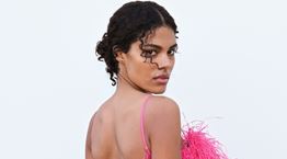 Tina Kunakey, ελεύθερη (;) και ωραία