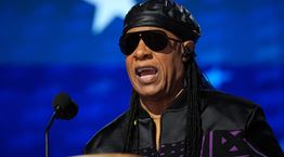 Ο Stevie Wonder δεν είναι τυφλός: Μια νέα θεωρία συνωμοσίας
