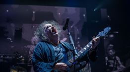 The Cure, η μεγάλη επιστροφή της μπάντας που λατρεύουμε με νέο δίσκο