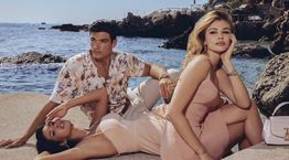 Στη συλλογή της Guess Jeans Άνοιξη-Καλοκαίρι 2023 το κλίμα είναι τροπικό