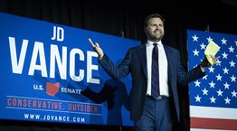 Όλοι διαβάζουν το Hillbilly Elegy, το βιβλίο του JD Vance