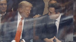 Donald Trump και Elon Musk ξανά μαζί: Το στιγμιότυπο που σχολιάζουν όλοι (video)