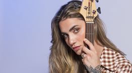 Η Αντωνία Καούρη δεν ανήκει πουθενά