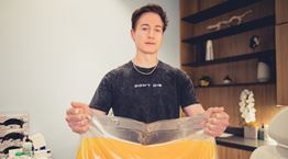 Mεγιστάνας αφαίρεσε &#39;όλο το πλάσμα από το σώμα του&#39; για να δείχνει νεότερος